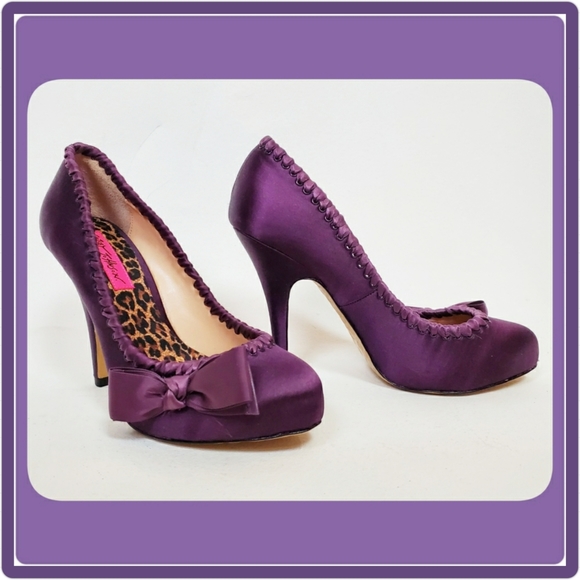 Shoes - Betsey Johnson pinup heels